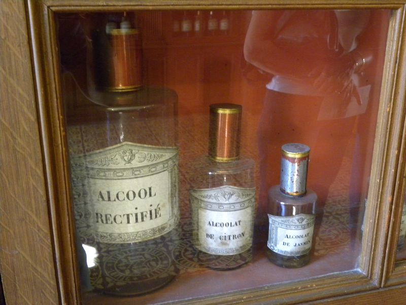 Alcool rectifié, alcollat de citron, de jasmin