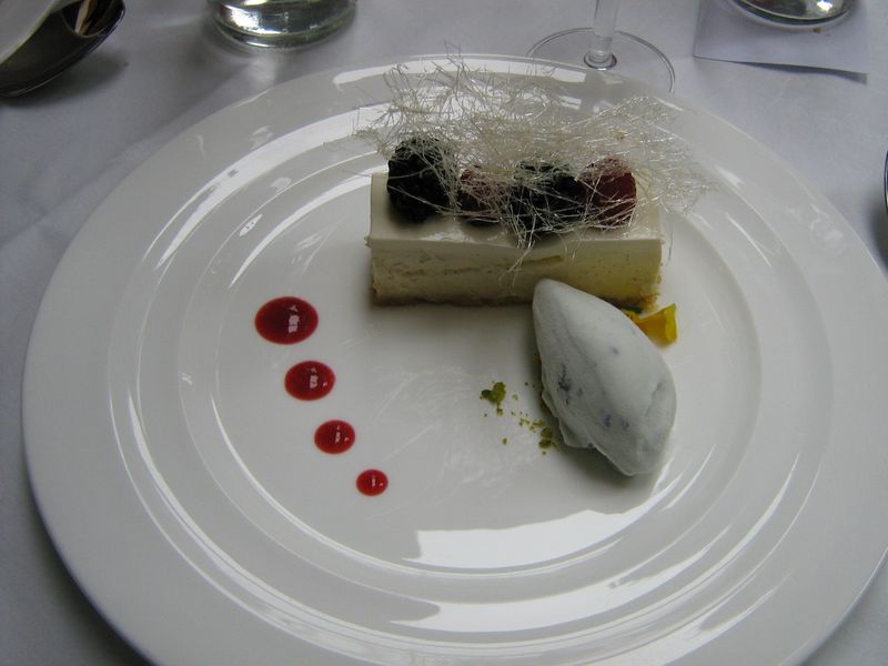 Traditionnel New York cheesecake, sorbet violette