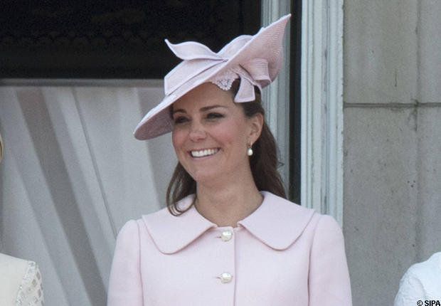 Kate-middleton_reference-20130722-073026-017